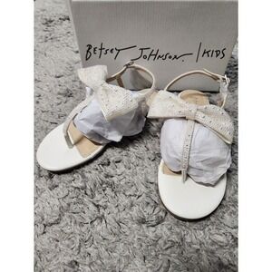 BETSEY JOHNSON Kids sandals Sasha Pearl Big Girls 4 NEW Ankle strap AB stones